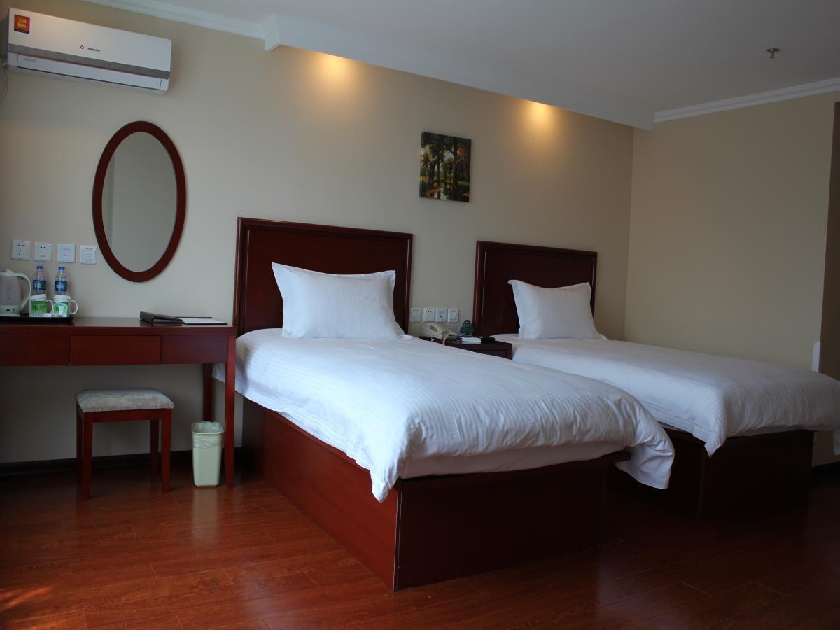Greentree Inn Liaoning Dalian Development Zone Jinma Road Pedestrian Street Express Hotel מראה חיצוני תמונה