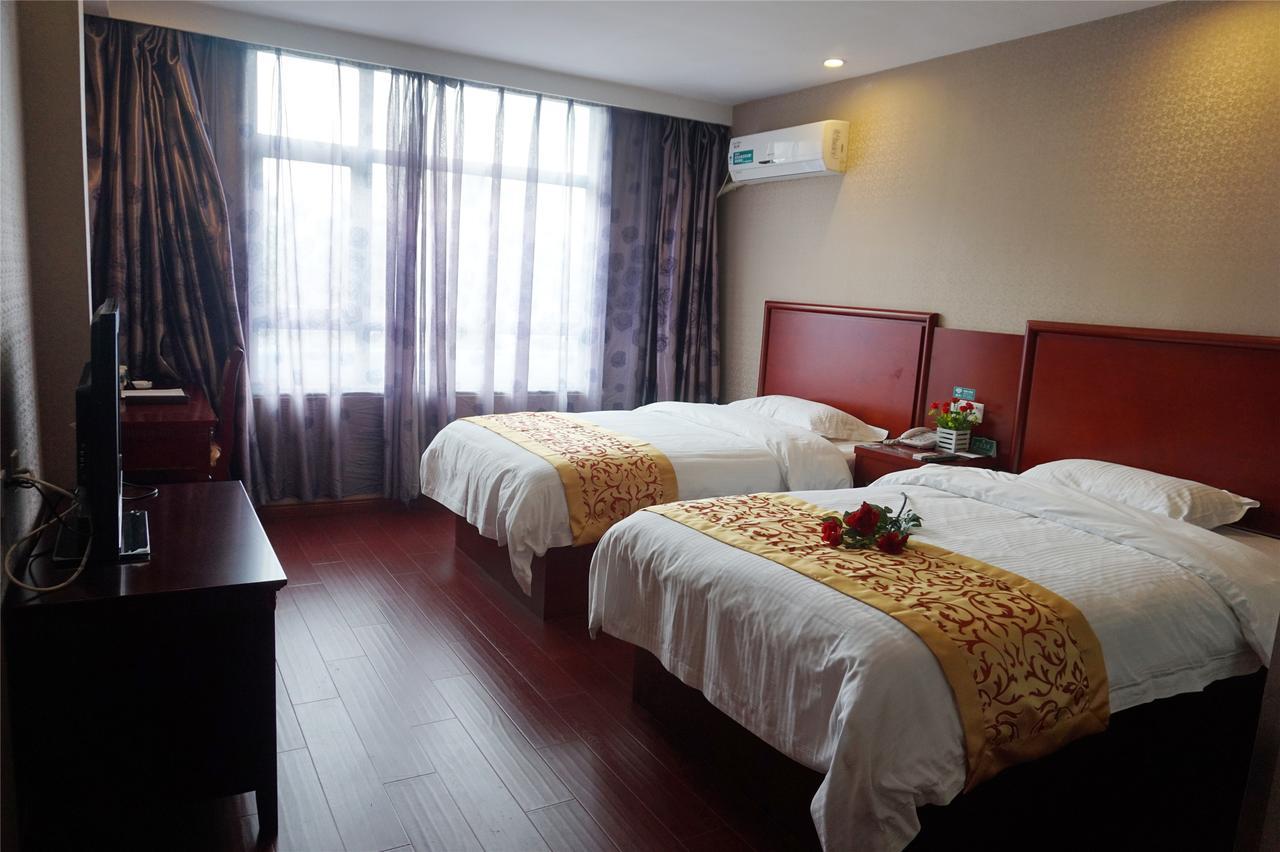 Greentree Inn Liaoning Dalian Development Zone Jinma Road Pedestrian Street Express Hotel מראה חיצוני תמונה