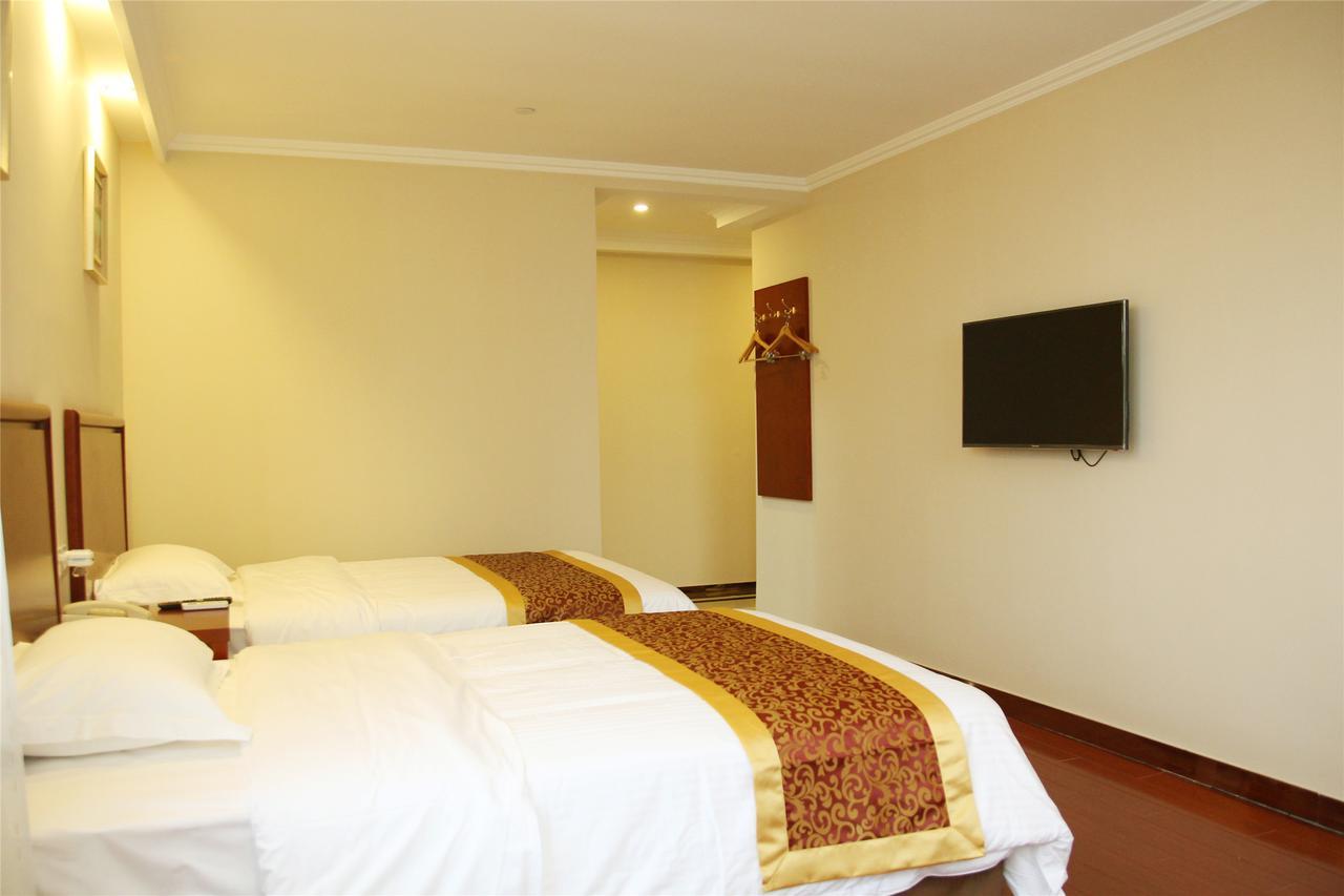 Greentree Inn Liaoning Dalian Development Zone Jinma Road Pedestrian Street Express Hotel מראה חיצוני תמונה